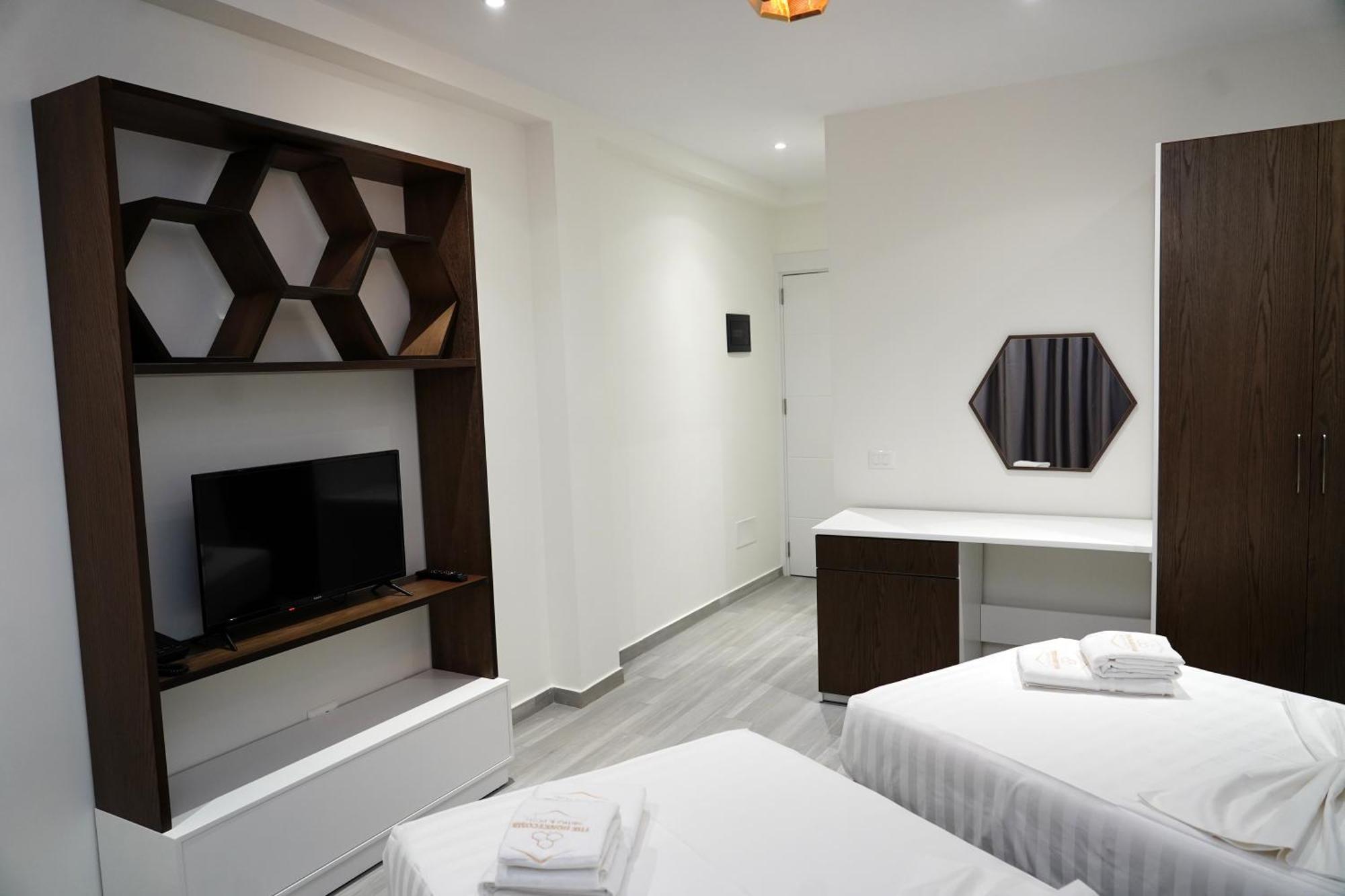The Honeycomb Boutique Hotel Golem  Exterior photo
